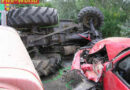 Traktor von Pkw gerammt