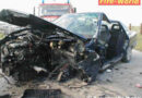 Lenker nach Frontal- Crash eingeklemmt
