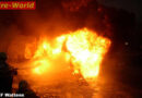 Kunststoffgranulat-Lkw stand in Vollbrand