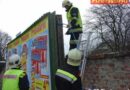 Nö: Sicherungseinsatz – Umsturzgefährdete Plakatwand