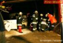 Nö: Traktor prallte gegen Baum und stürzte um