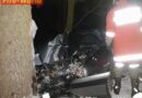 Oö: Verkehrsunfall mit eingeklemmter Person in Rottenbach