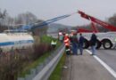 Oö: Schwierige Bergung eines Sattelschleppers