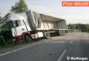 Oö: Lenker verreißt Sattelschlepper – Fahrzeug stürzte um