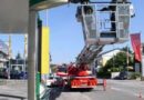Oö: Lkw rammte Tankstellen-Preisschild