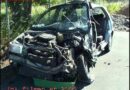 Nö: Nach Frontalkollision mit Lkw im Pkw eingeklemmt
