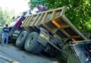 Stmk: LKW stürzte über Straßenböschung