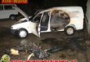 Nö: Brandstiftung – Pkw und Moped in Flammen