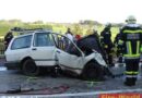 Oö: Eingeklemmte Person nach Kollision zwischen Pkw und Lkw in Moosdorf