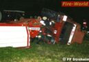 Oö: Person unter Traktor eingeklemmt