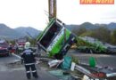 Stmk: Beladener Autotransporter bei Unfall auf A9 umgestürzt