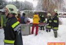 Nö: Person unter eingestürztem Flugdach eingeklemmt!