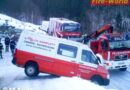 Nö: Bergung eines aufsitzenden Transporters durch die FF Edlitz
