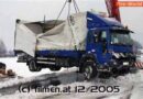 Stmk: LKW auf schneeglatter Fahrbahn umgestürzt