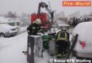Nö: Hausmeister unter Schneeräumtraktor eingeklemmt