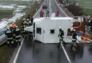 Oö: Heftige Sturmbö blies neuen Wohnwagen einfach um – Totalschaden