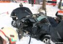 Tirol: Bei Anprall an einem Baum tödlich eingeklemmt