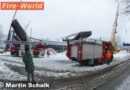 Bayern: Eishalle durch Schneedruck eingestürzt: Bilder vom Einsatz