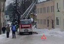 Nö: Kaumberger Dächer von bis zu 1,8 Meter Schnee befreit