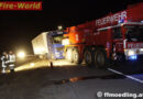 Nö: Sattelschlepper saß neben der Autobahn fest: Kraneinsatz auf der A2