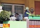 Nö: Türöffnung mit Person in Wohnung