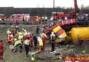 Nö: Tankwagen auf A2-Abfahrt Wr. Neudorf umgestürzt, Lenker eingeklemmt