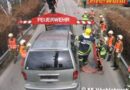 Oö: Pkw-Bergung mit Kran in Steinbach am Attersee