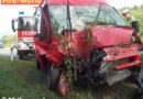 Tirol: Mit Transporter von der A12 gegen Bäume und ins Gebüsch