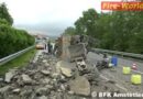 Nö: Lkw-Unfall in Strengberg – Asphaltteile über der gesamten Fahrbahn