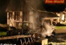 Stmk: Traktorbrand – Brennendes Gefährt aus dem Stall gezogen