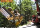 Nö: Bergung eines abgestürzten Baggers in Schwarzau im Gebirge