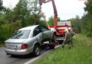 Nö: Fahrzeug prallte gehen Baum