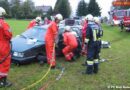 Oö: Kollision zwischen Pkw und Lkw in Bad Goisern – Person eingeschlossen