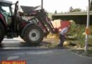 Nö: Futtermais auf der B8 verstreut