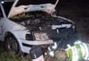 Nö: Pkw fuhr in Baum und schleifte diesen 40 Meter mit