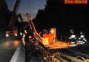 Oö: Turmdrehkran stürzt auf stark befahrene Bundesstraße!