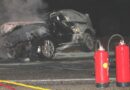 Oö: Personenrettung bei Verkehrsunfall mit Brand in Selker (Gutau)