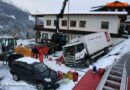 Sbg: LKW seitlich Böschung hinab gestürzt