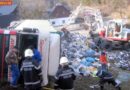 Stmk: Sattelschlepper mit Müll umgestürzt