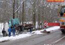 Oö: Pkw gegen Lkw in Scharnstein: Lenkerin 1 Stunde eingeklemmt