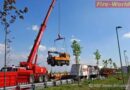 Nö: Sattelzug rammt Fahrzeuge der Asfinag – Lkw-Lenker eingeklemmt