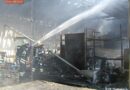 Oö: Maschinenhalle mit Dieseltank in Flammen