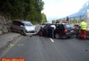 T: Pkw touchiert ein Fahrzeug und prallt gegen Minivan
