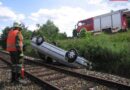 Bgld: Bremsversagen – Pkw landete am Dach liegend am Bahngleis