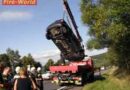 Nö: Deutscher Pkw bleibt auf der A2 am Dach liegen