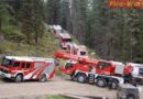 Tirol: Straßenwalze in Wattens von Waldweg gestürzt