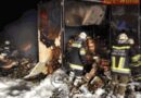 Nö: Obst-Sattelschlepper nach Reifenplatzer auf S6 in Flammen