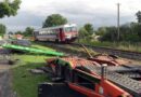 Bgld: Autotransporter kollidiert mit Zug