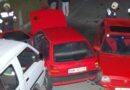 Nö: Entstehungsbrand nach Anprall an parkende Autos in Amstetten