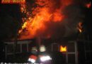 Deutschland: Ca. 200 Jahres altes Reetdachbauernhaus bei Feuer vernichtet